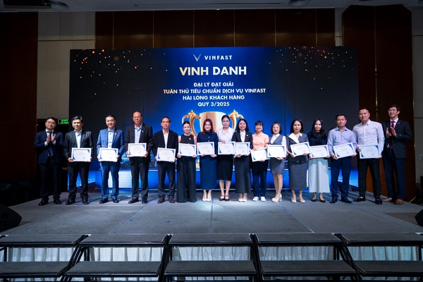 VINFAST THỚI BÌNH – TRÀ VINH VINH DỰ NHẬN GIẢI THƯỞNG TUÂN THỦ TIÊU CHUẨN DỊCH VỤ QUÝ III/2025