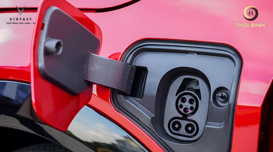 Giá Lăn Bánh VF 7 Cuối Năm 2025: Mẫu C-SUV Toàn Diện Về Sức Mạnh, An Toàn Và Kinh Tế